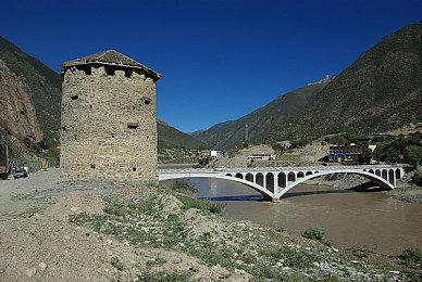 《孤岛危机重制版三部曲》10＆15发行 Epic限时独占